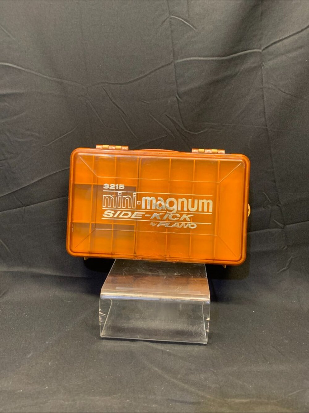 VTG MINI-MAGNUM Side Kick Plano Tackle Box #3215 (Small Repair See Photos)